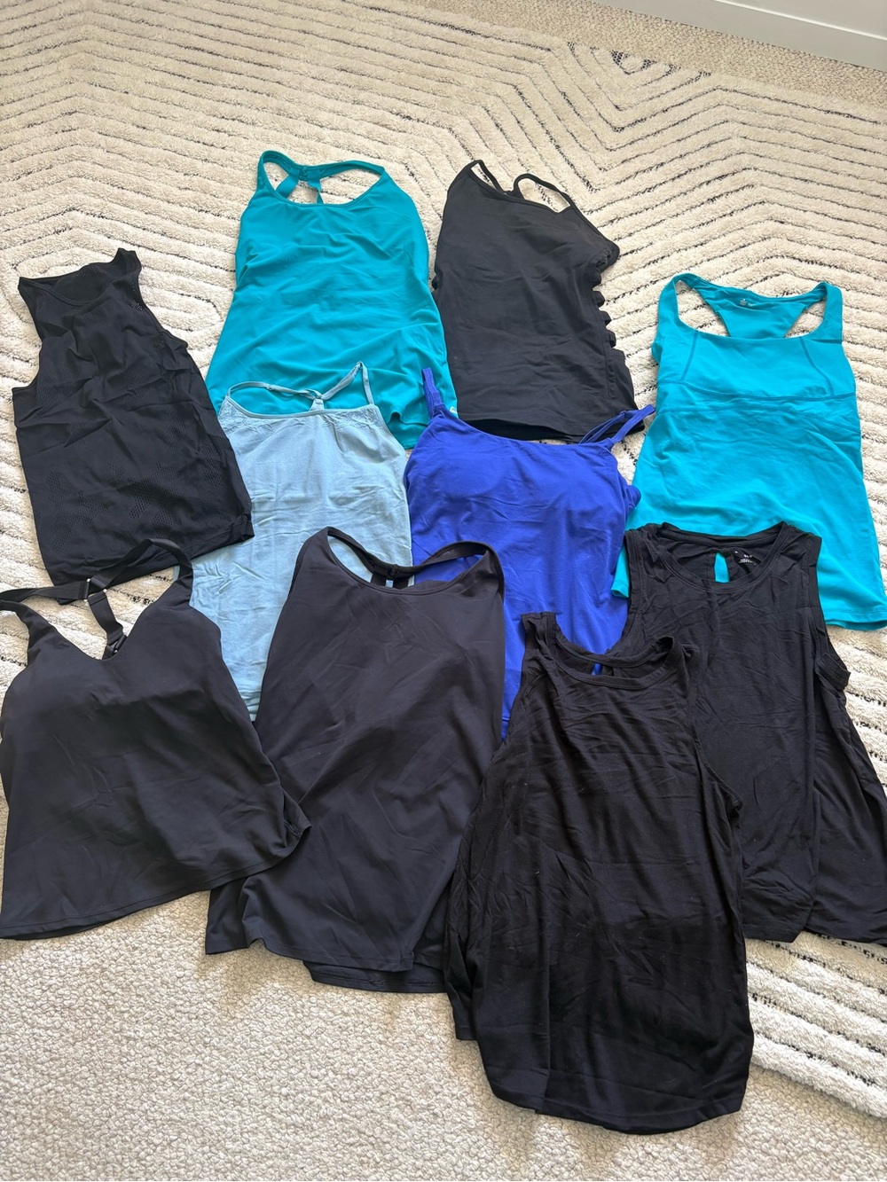 10 Women Tank Tops Athleta Fabletics Under Armor Kira Grace Halogen Old Navy XS